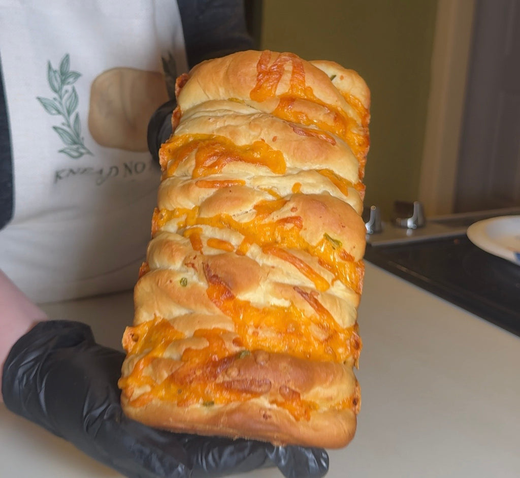Jalapeño Cheddar Pull-Apart Bread
